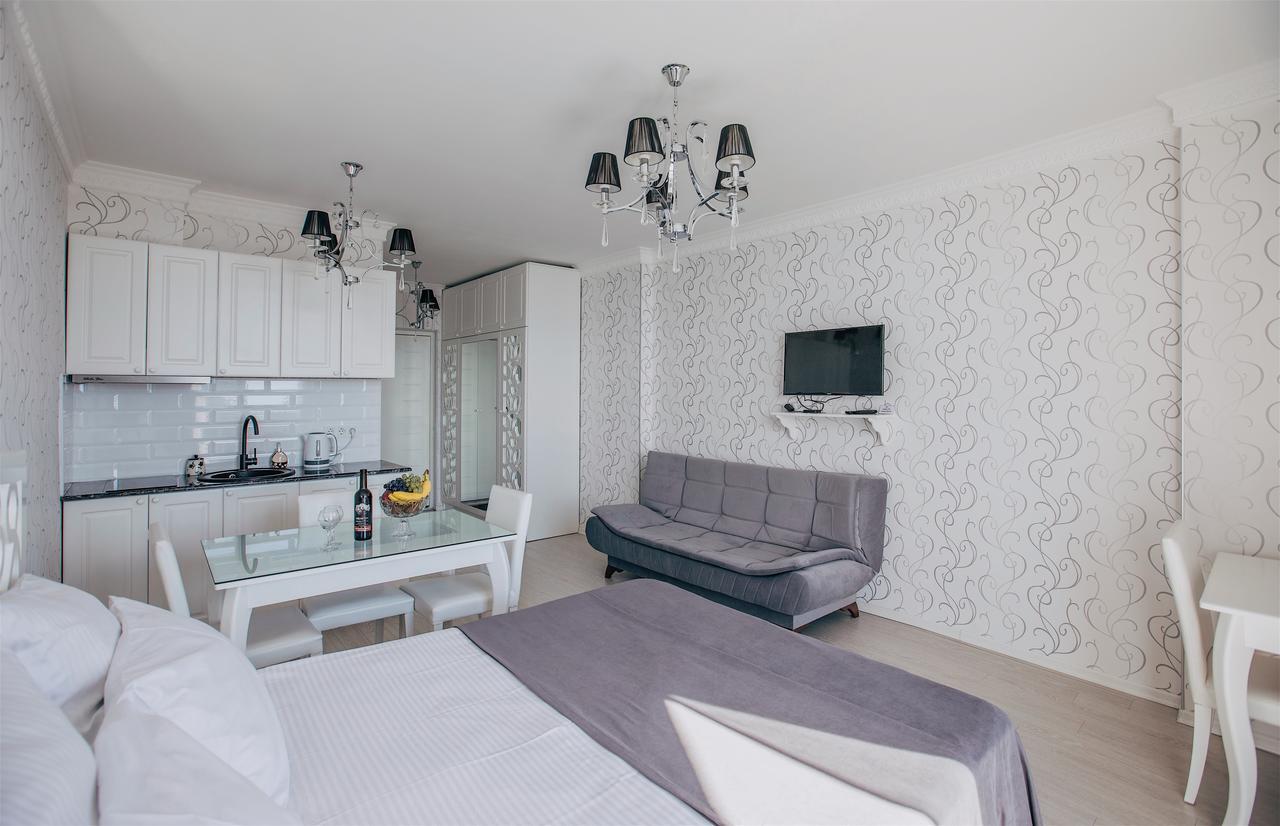 Tina'S Apartments With Panoramic Sea View Batumi Exterior photo